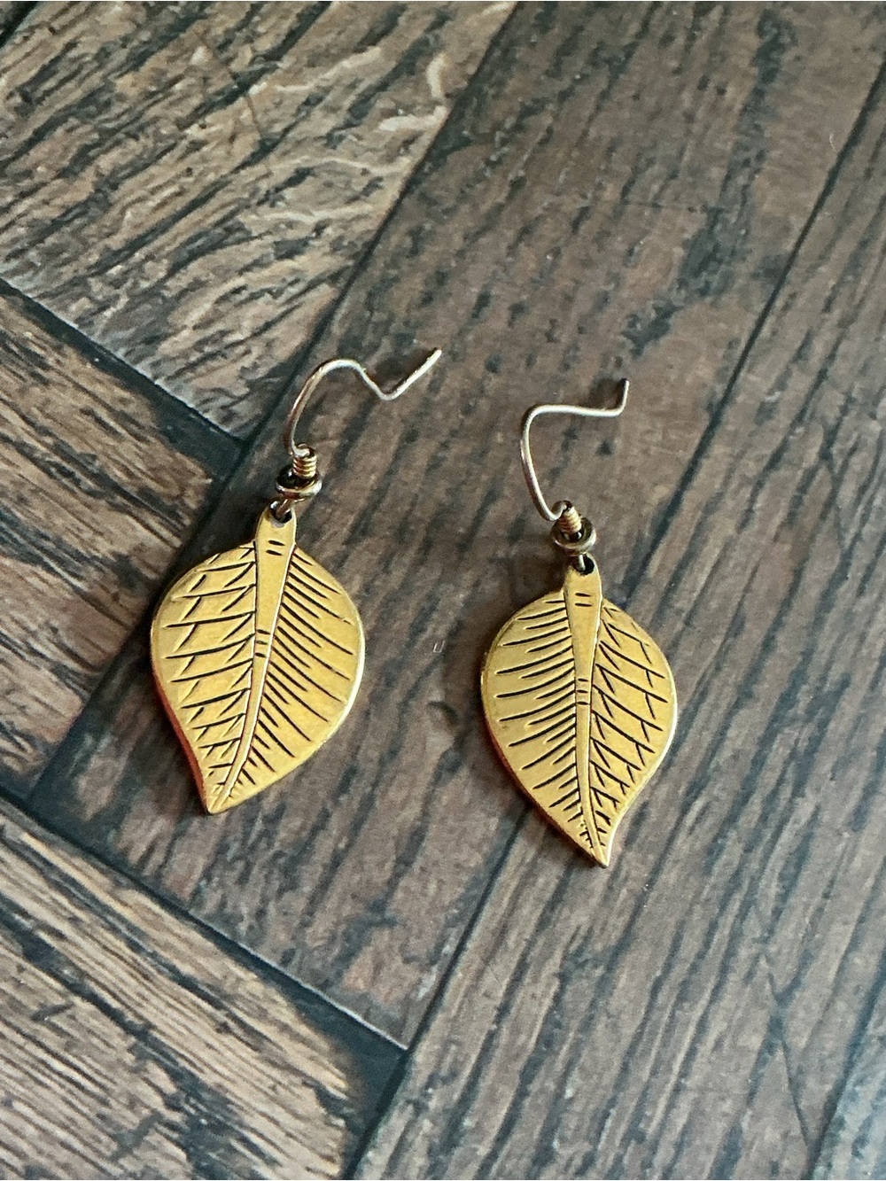 Vintage Signed Laurel Burch Gold Tone Leaf Earrings